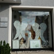 Schaufenster Engel Tag.JPG